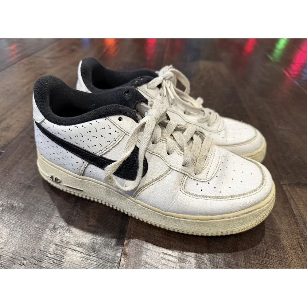 Nike Air Force 1 Low '07 White Black Swooshfetti Print DC9189-100 GS‎ Size 7Y